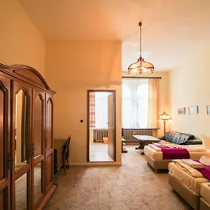 בית הארחה Hotelpension Margrit