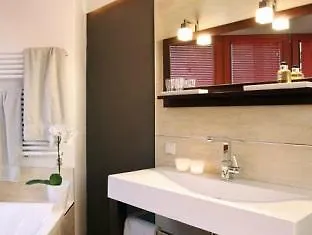 Hotel Adele Am Alex Berlin 3*,
